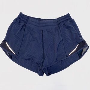 lululemon - hotty hot shorts